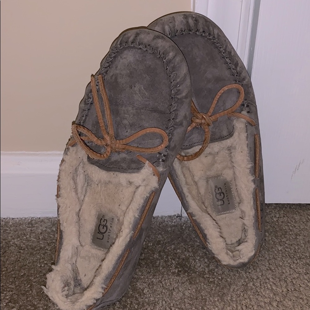 PRICE DROP grey Ugg moccasin slippers women's 8